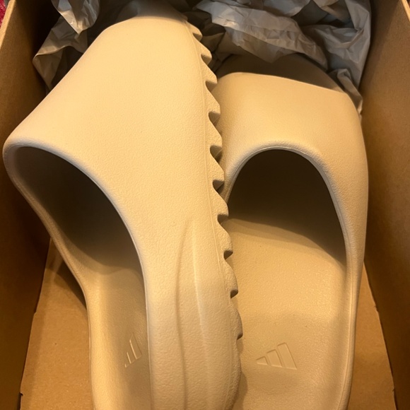 Yeezy Slides main image 7